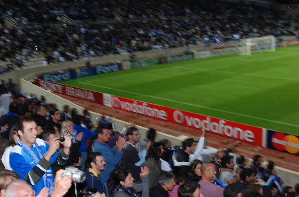 Süper Lig’e Bahis Yaparken Bilinmesi Gerekenler: Tribün, Takvim ve Gerçekçi Beklentiler